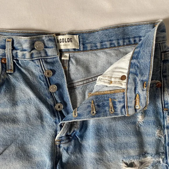Light-wash denim shorts - Picture 2 of 4
